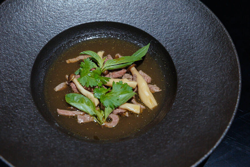 Bắp B&ograve; Hầm Dashi H&agrave;nh, Nấm Shimeji
